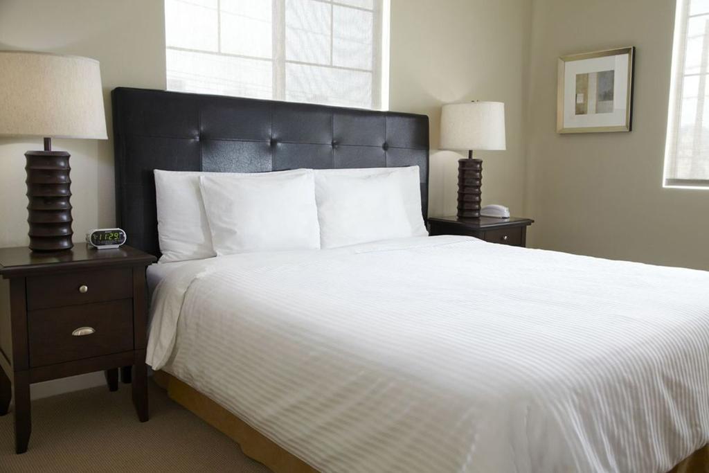 Aparthotel Oakwood Arlington Extérieur photo